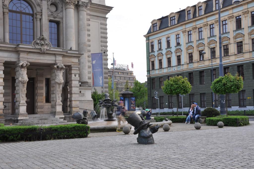 Pokoje Goscinne Przy Ogrodzie Staromiejskim Wroclaw Exterior photo
